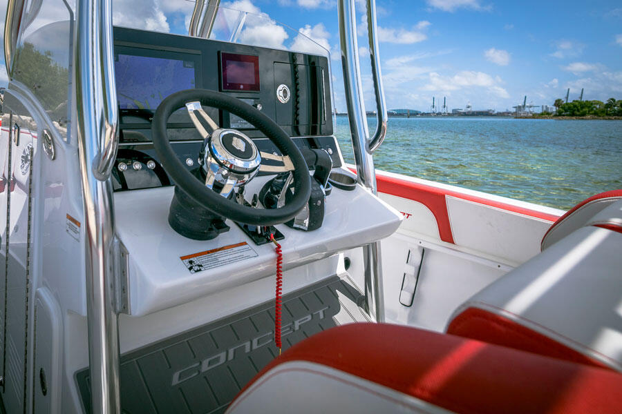 Helm Station: <p>The 30 Open helm station offers plenty of space for electronics installation, switches, gauges and cup holders. </p>
